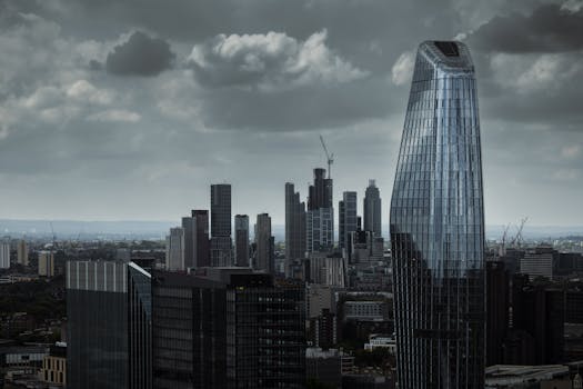 UK House Prices Fall: Market Slowdown Analysis & Forecast