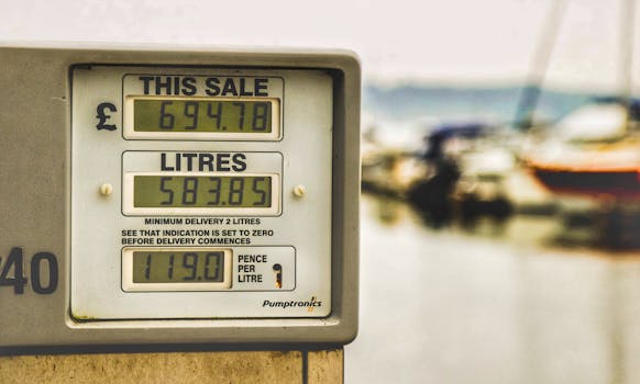 Oil Price Crash: Hedge Fund Exodus & Energy Sector Sell-Off
