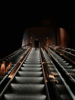Public Sector Tech Spending Surge: Challenges & Opportunities