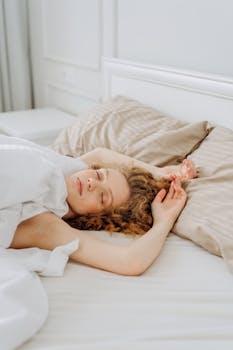 Beat Fatigue: How Chronobiology Improves Sleep & Energy