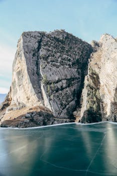 Big Pharma's Patent Cliff: Crisis or Generics Opportunity?