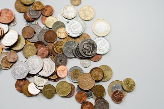 Hamish McRae Predicts Weaker US Dollar: Global Market Implications
