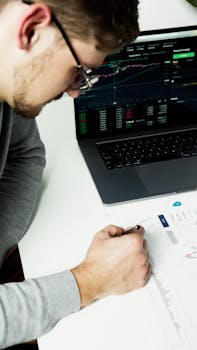 US Jobs Report: 528,000 Jobs Added! Market Surge & Fed Implications